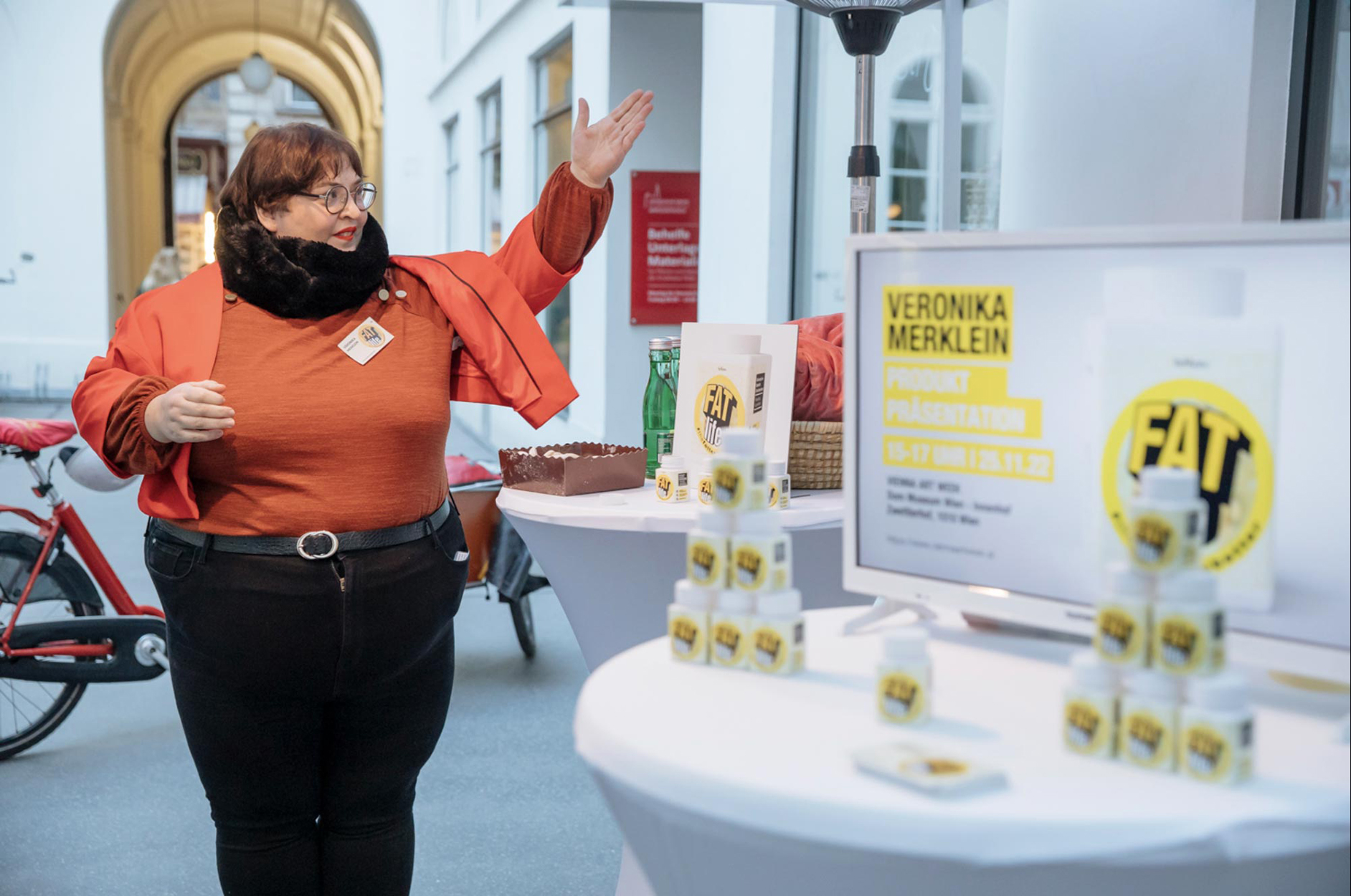 FAT Life
Performance, Tour & Artist Talk at OK Linz
26.09.2025, 17:00 – 19:30h
Accompanying performance program to the exhibition “FLATZ. Physical Machine”